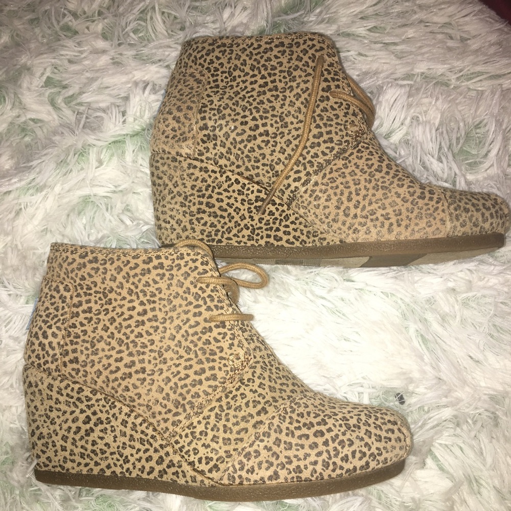 TOMS ANIMAL PRINT WEDGES